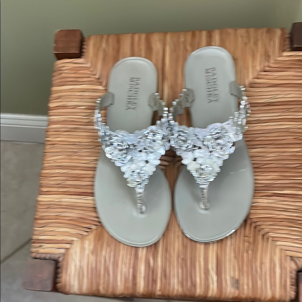 Badgley Mischka Silver Sandals Elegant Thong-Style Slides